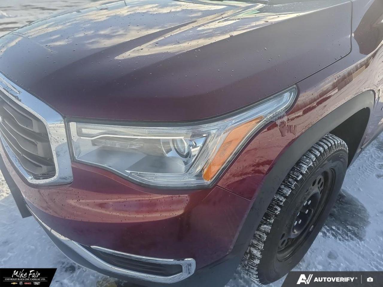 2018 GMC Acadia SLE-1 Dual Zone Climate Control, bluetooth, Android/Apple CarPlay, back up camera Photo