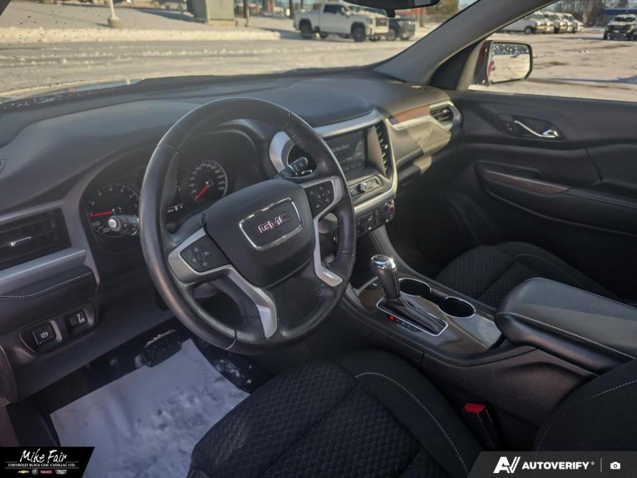 2018 GMC Acadia SLE-1 Dual Zone Climate Control, bluetooth, Android/Apple CarPlay, back up camera Photo