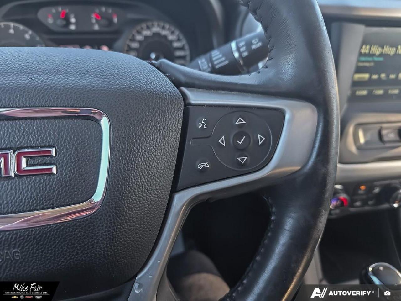 2018 GMC Acadia SLE-1 Dual Zone Climate Control, bluetooth, Android/Apple CarPlay, back up camera Photo