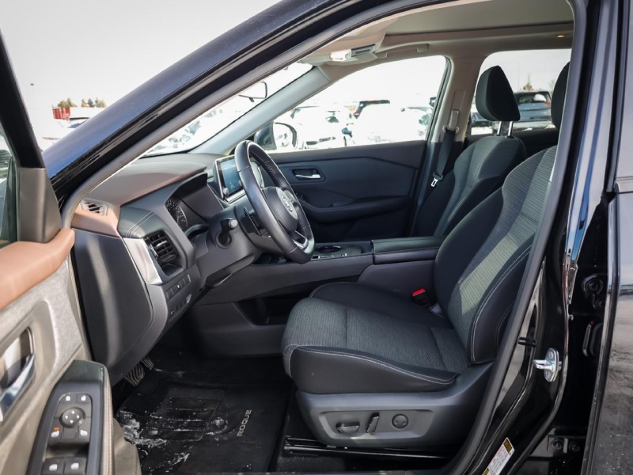 2021 Nissan Rogue SV  - Sunroof -  Heated Seats Photo