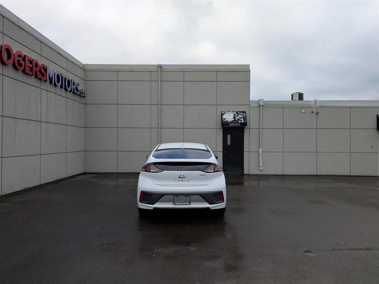 2020 Hyundai IONIQ Electric ULTIMATE - NAVI - SUNROOF - TECH FEATS Photo3