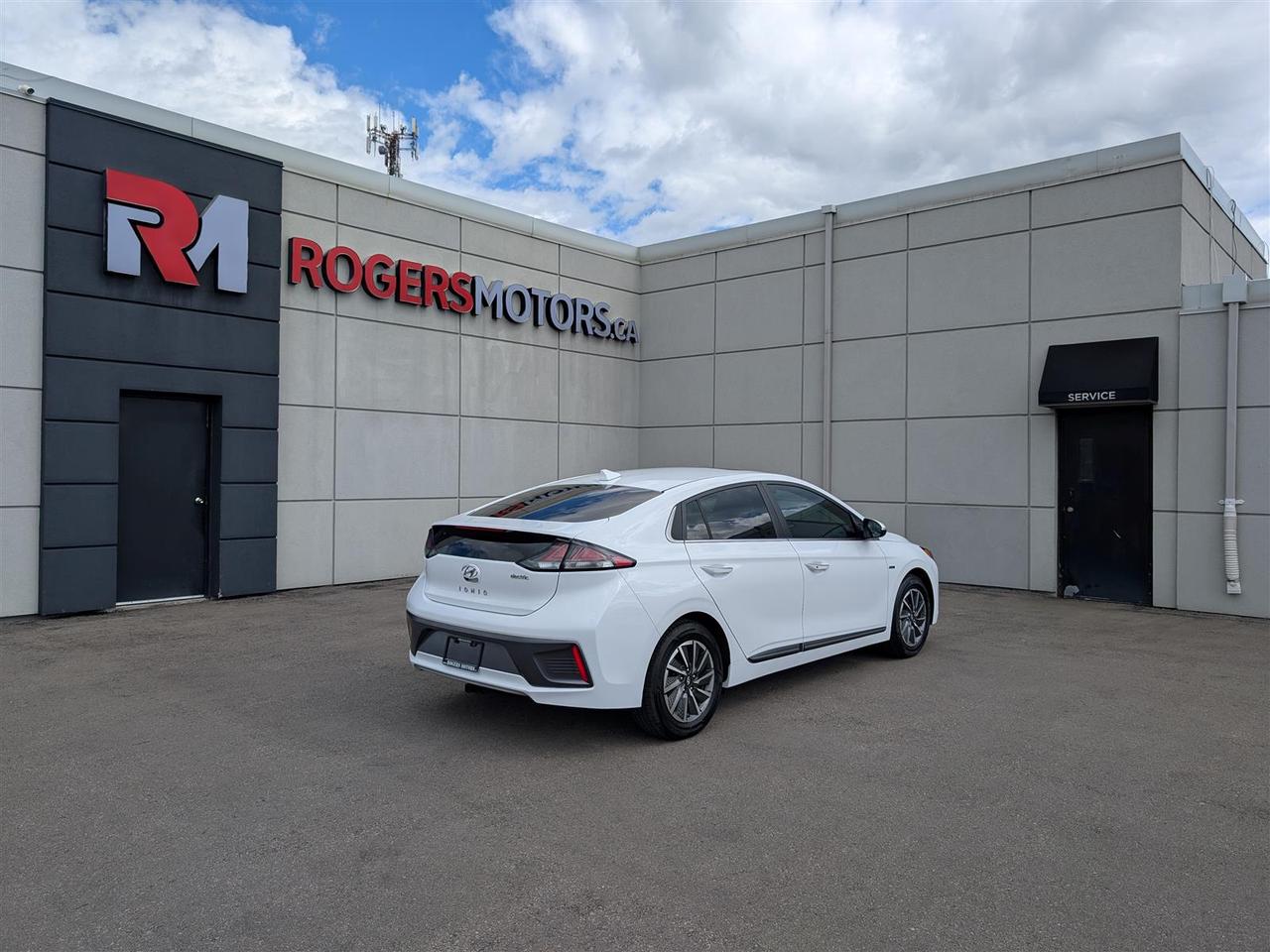 2020 Hyundai IONIQ Electric ULTIMATE - NAVI - SUNROOF - TECH FEATS Photo