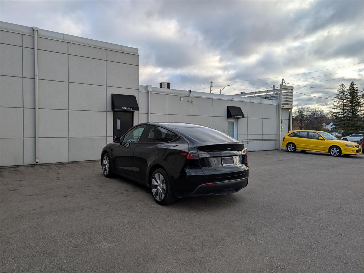 2022 Tesla Model Y LONG RANGE AWD - DUAL MOTOR Photo3