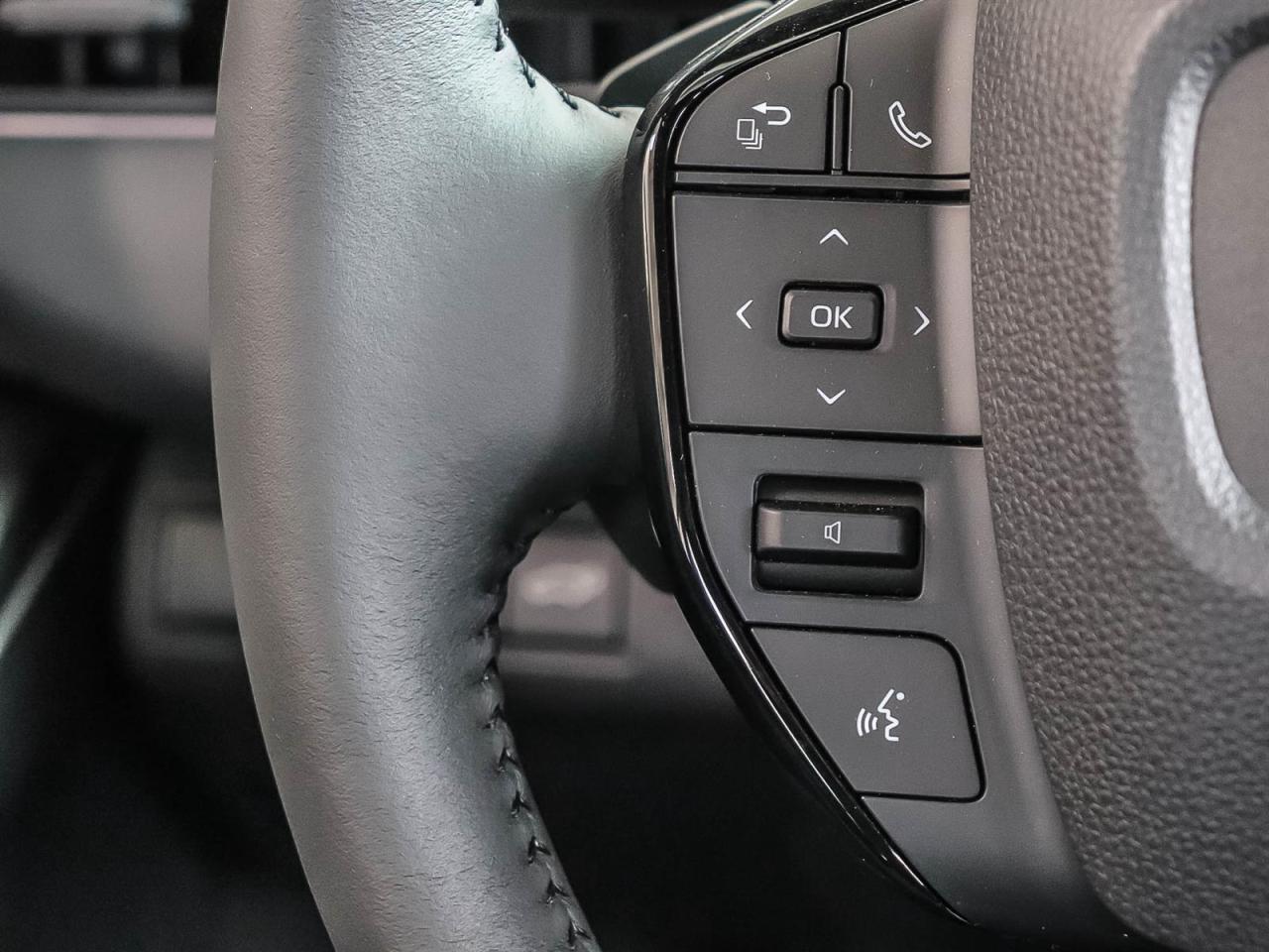 2026 Subaru Solterra Luxury Photo