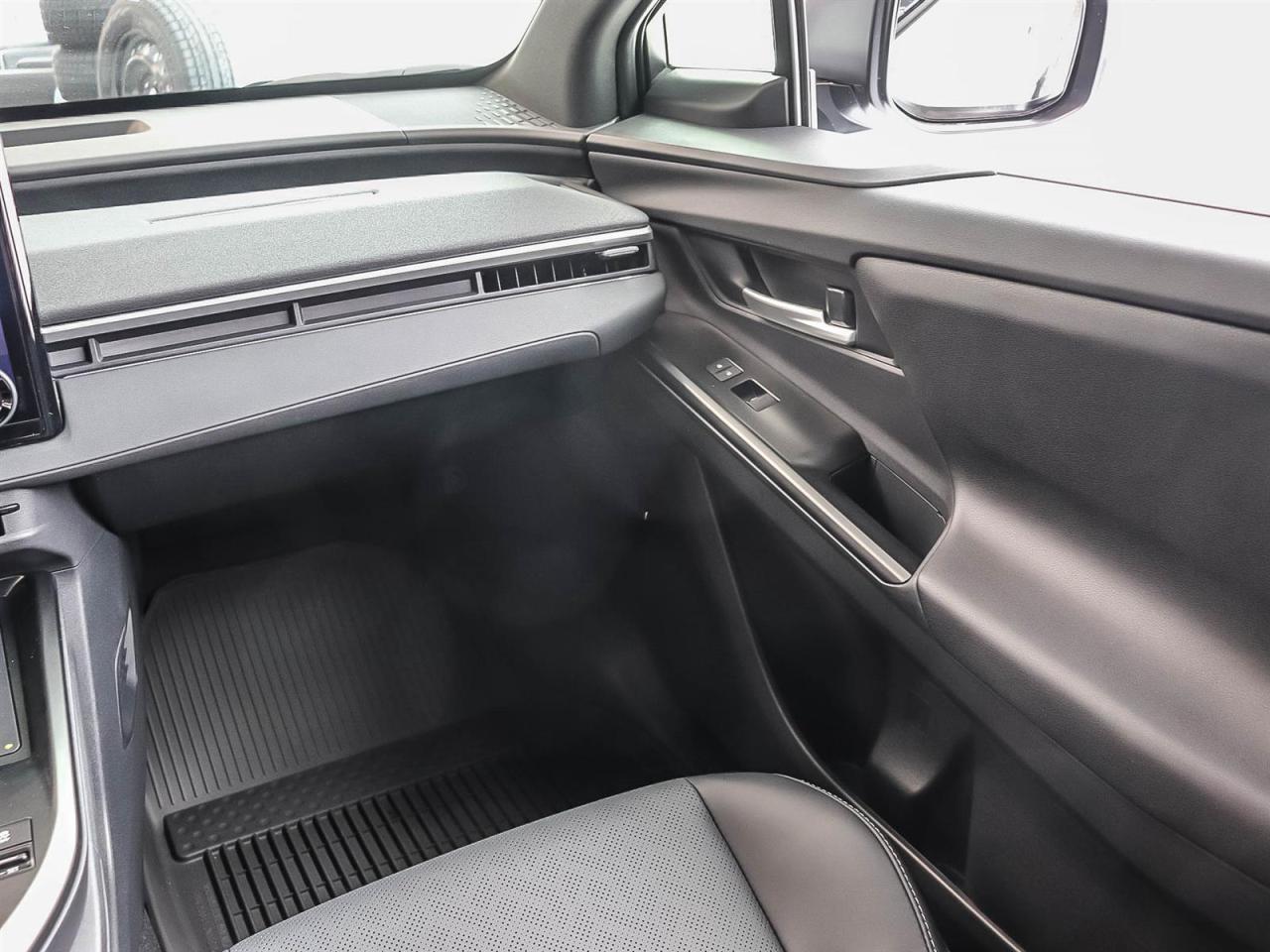 2026 Subaru Solterra Luxury Photo