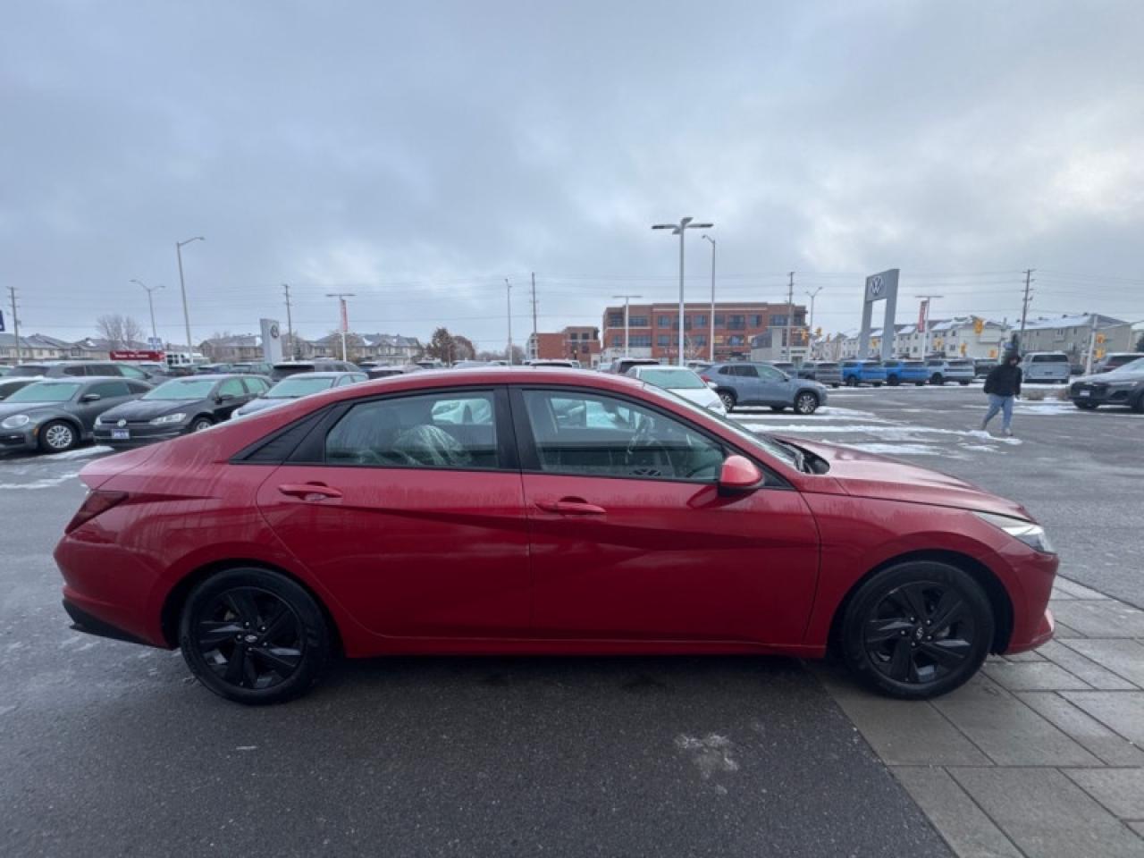 2023 Hyundai Elantra Preferred w/Sun and Tech Photo4