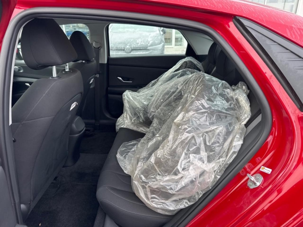 2023 Hyundai Elantra Preferred w/Sun and Tech Photo