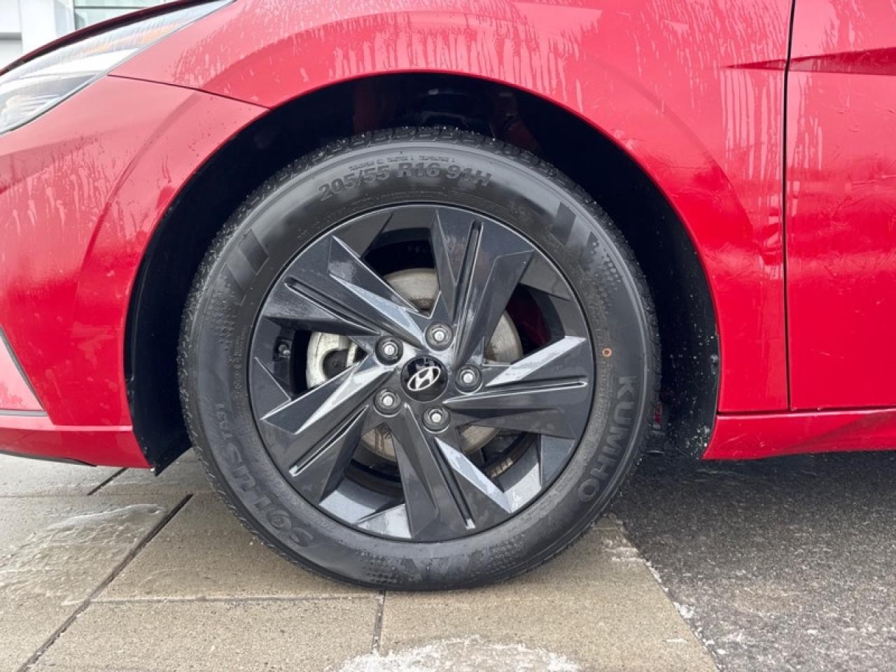 2023 Hyundai Elantra Preferred w/Sun and Tech Photo