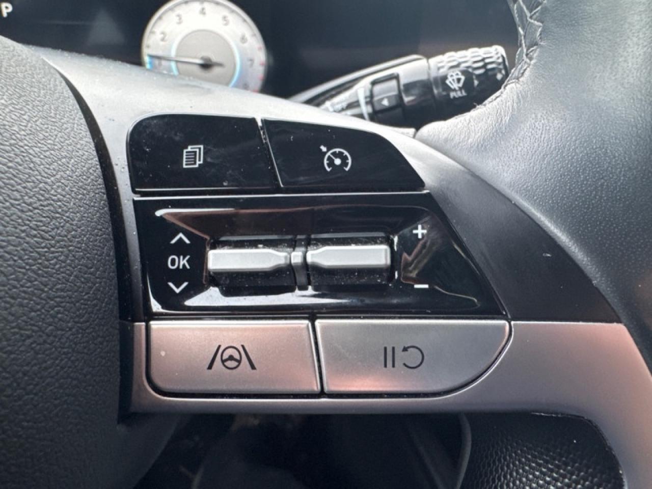 2023 Hyundai Elantra Preferred w/Sun and Tech Photo