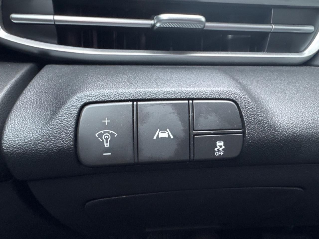 2023 Hyundai Elantra Preferred w/Sun and Tech Photo