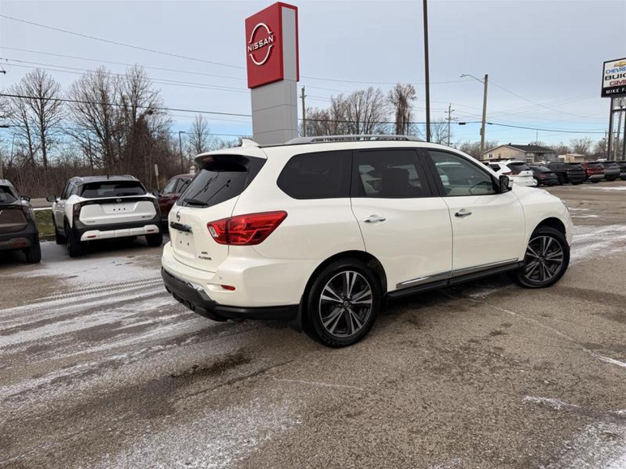 2020 Nissan Pathfinder Platinum V6 4x4 at Photo