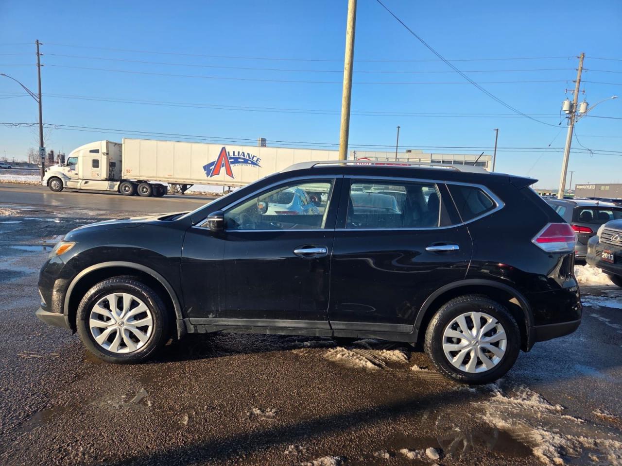 2014 Nissan Rogue S, AWD, WELL MAINTAINED, NO ACCIDENTS, CERTIFIED - Photo #2