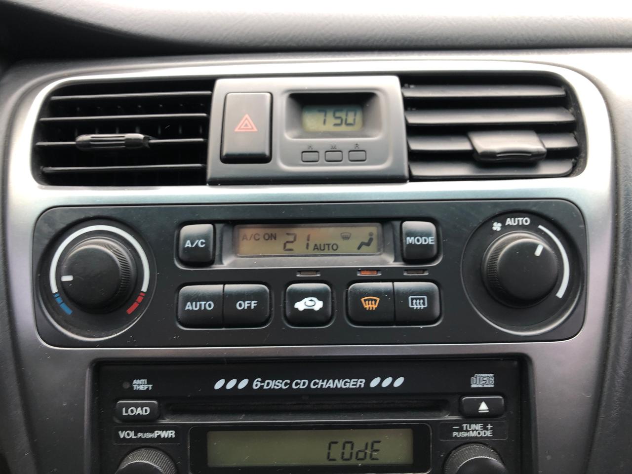 2001 Honda Accord EX V6 / HEATED SEATS / SUNROOF Photo15