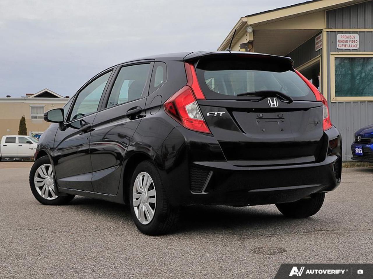 2015 Honda Fit LX, REARVIEW CAM, ECON, HEATED SEATS, BLUETOOTH Photo3