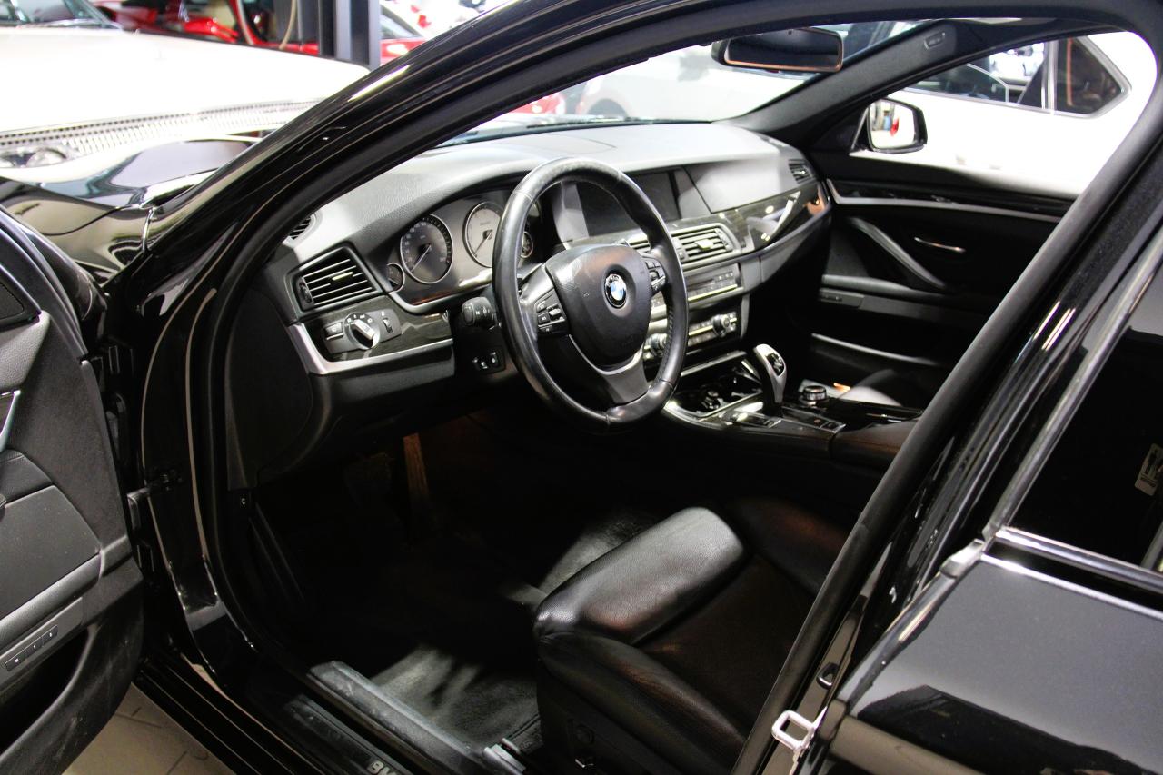2011 BMW 5 Series 550i xDrive Photo3