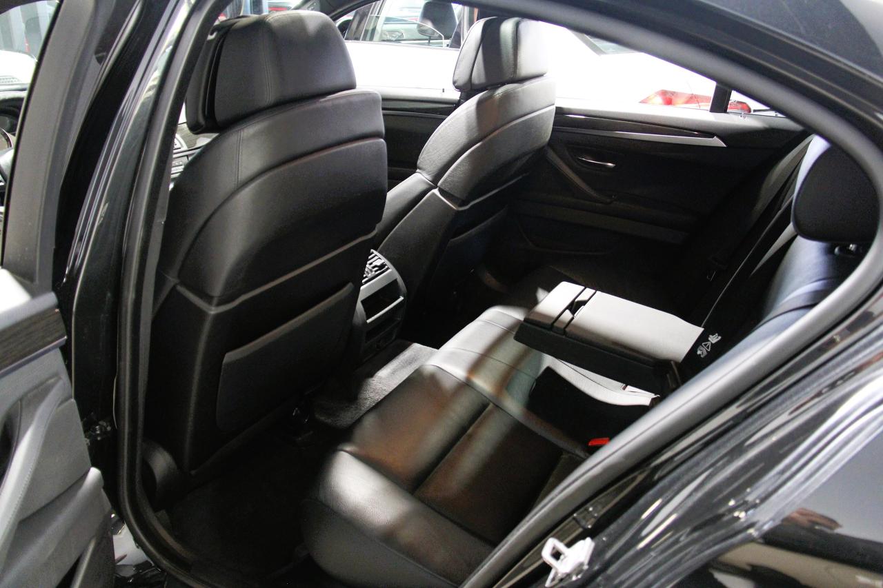 2011 BMW 5 Series 550i xDrive - Photo #5