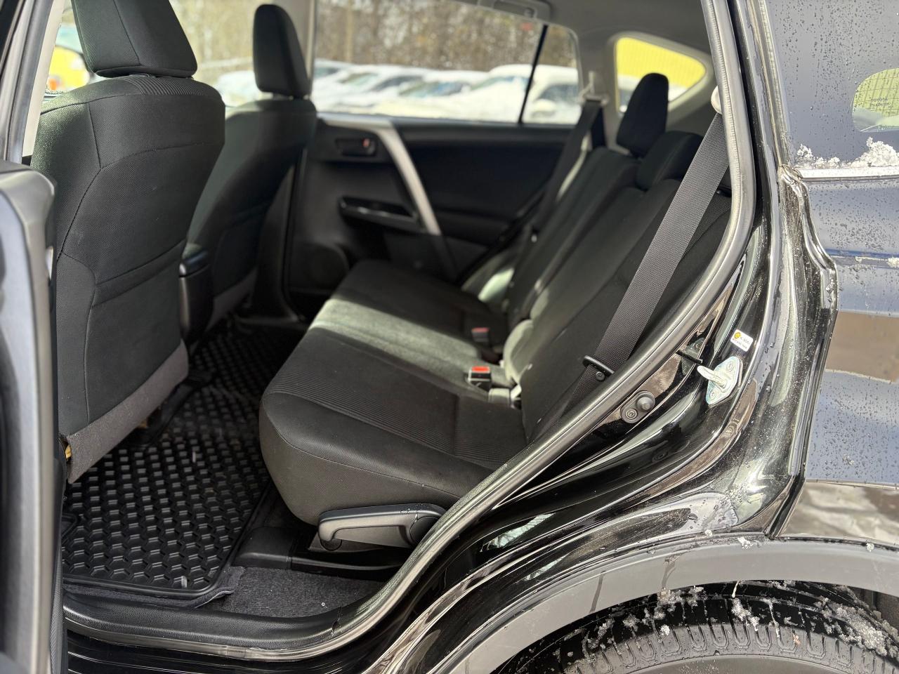 2018 Toyota RAV4 LE UPGRADE,BACKUPCAMERA,HEATED SEATS,CERTIFIED Photo