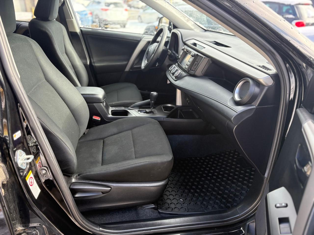 2018 Toyota RAV4 LE UPGRADE,BACKUPCAMERA,HEATED SEATS,CERTIFIED Photo