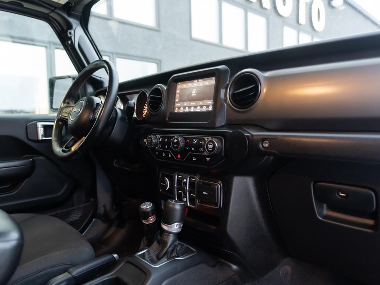 2020 Jeep Gladiator Sport S 4x4 Photo20