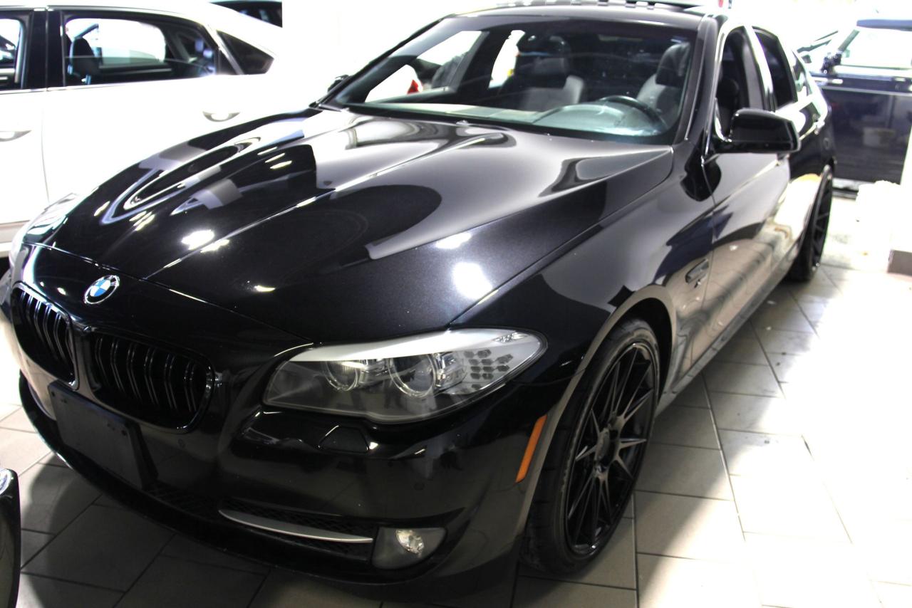 2011 BMW 5 Series 550i xDrive Photo