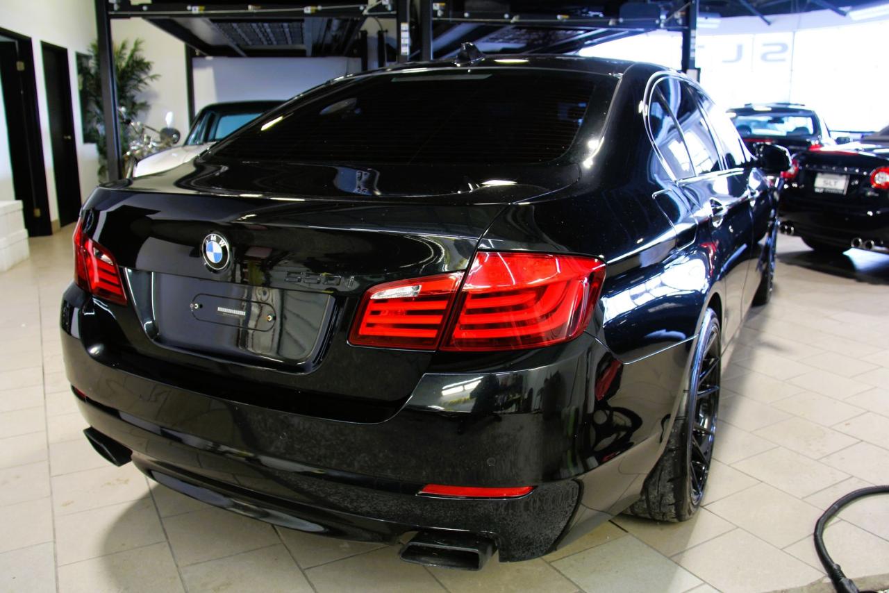 2011 BMW 5 Series 550i xDrive Photo