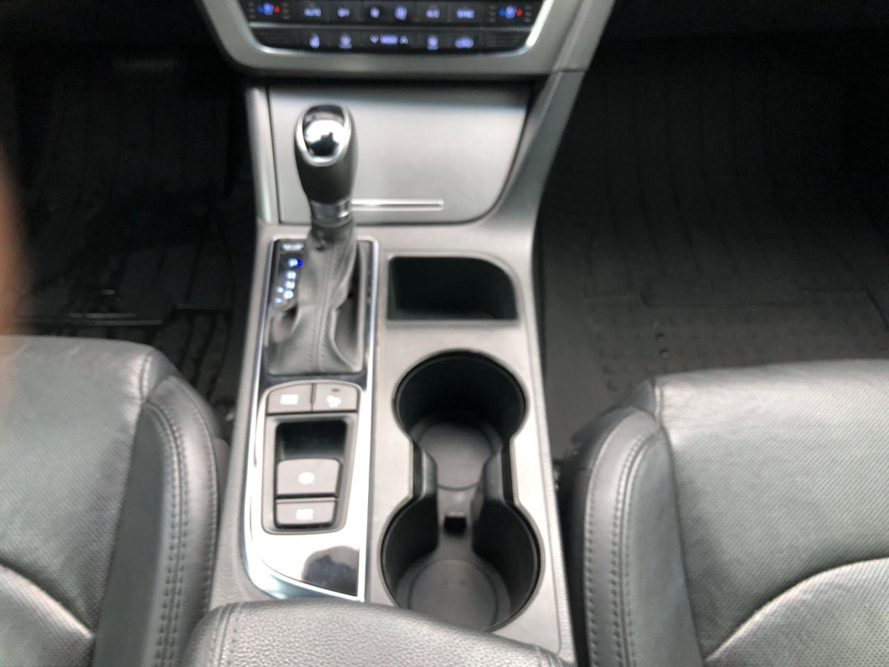 2015 Hyundai Sonata Limited LOW KM / B.CAM / NAV / PANOROOF / H.SEATS