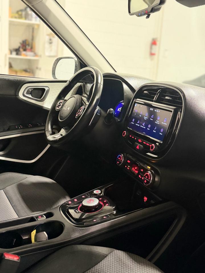2022 Kia Soul EV EV Premium Photo