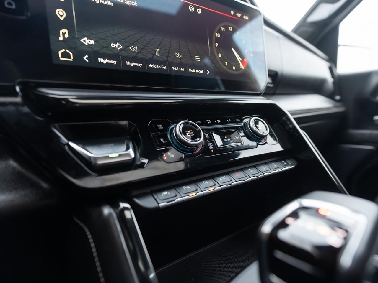 2022 GMC Sierra 1500 AT4X Photo14