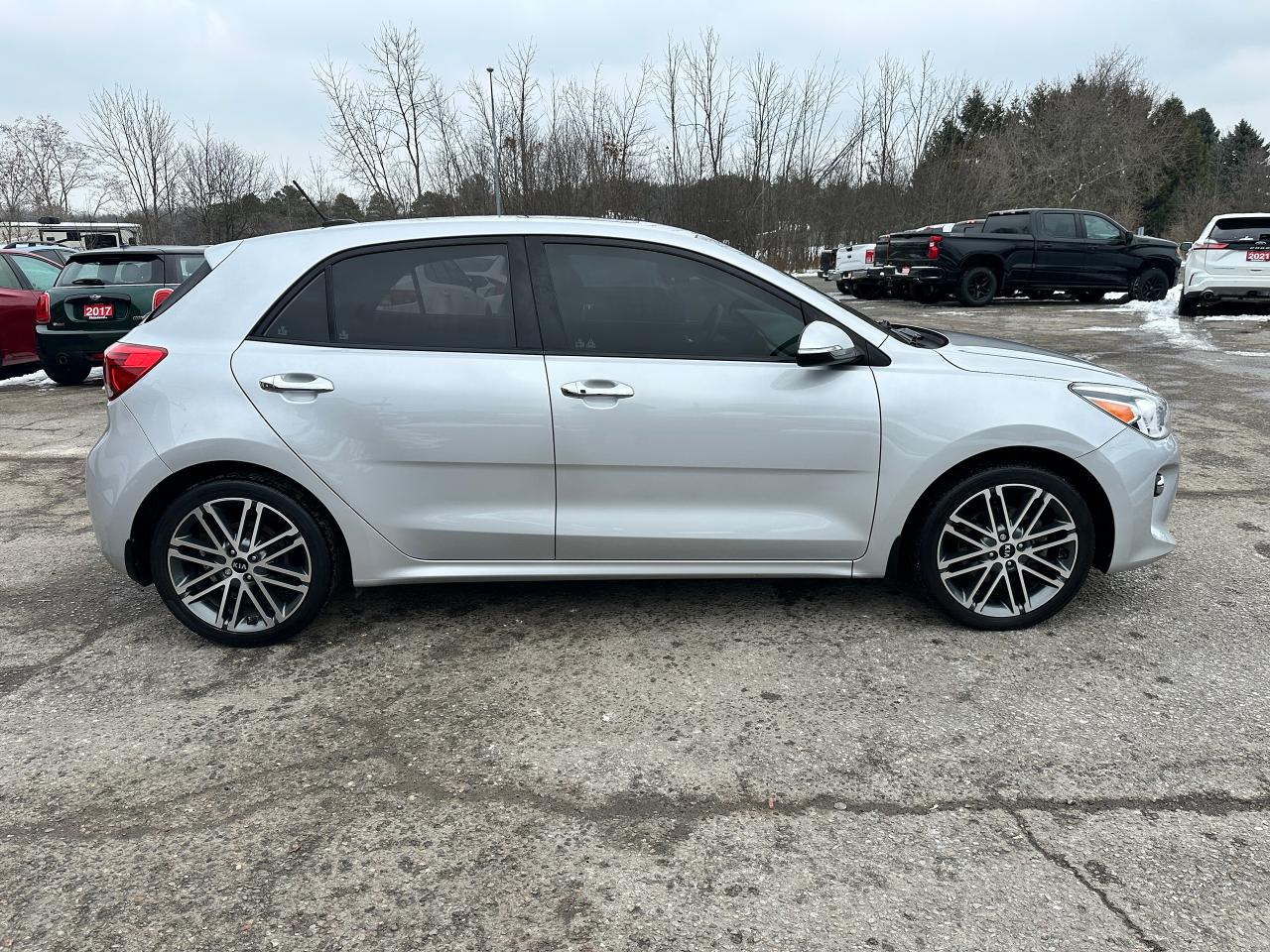 2020 Kia Rio EX Hatchback HTD-Cloth Sunroof BackupCam Alloys XM Photo4