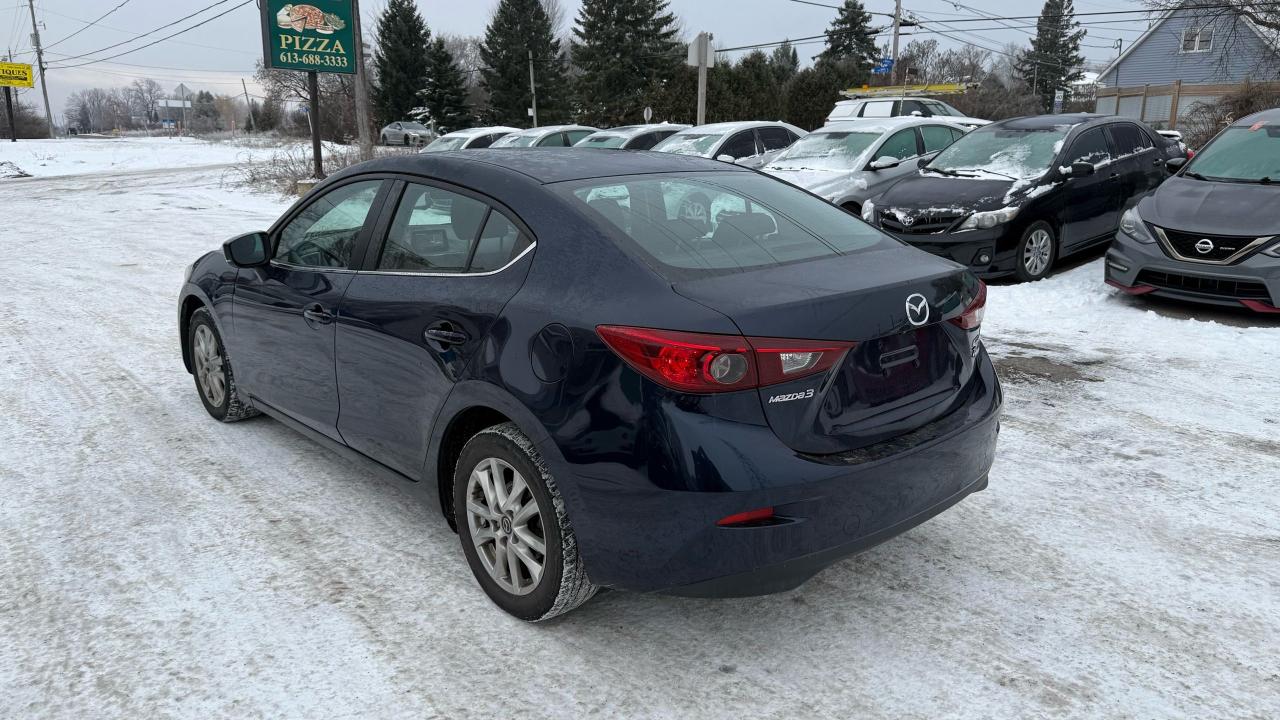 2018 Mazda MAZDA3 GS Photo2
