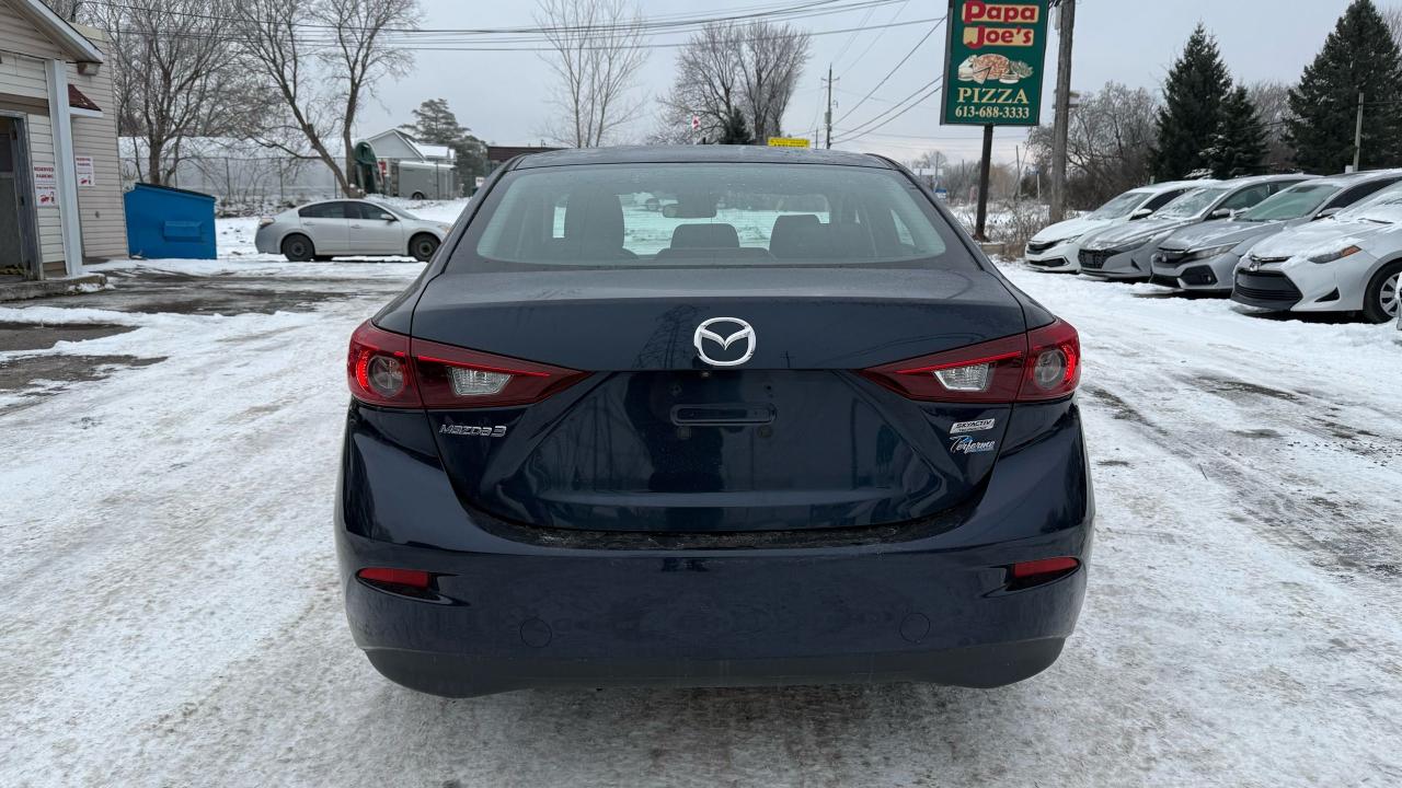 2018 Mazda MAZDA3 GS Photo3