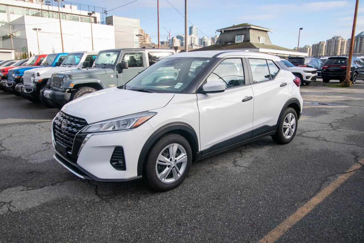 2024 Nissan Kicks S Photo2