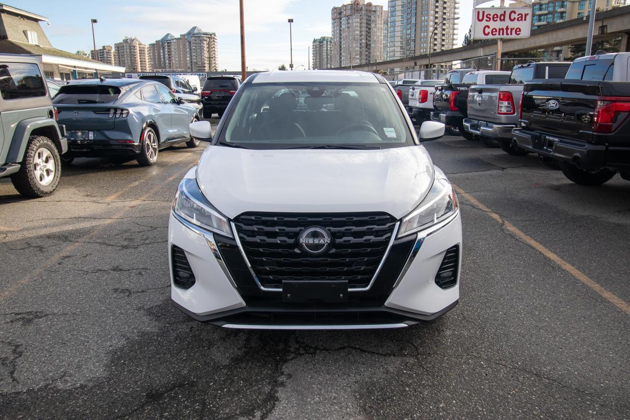 2024 Nissan Kicks S Photo3