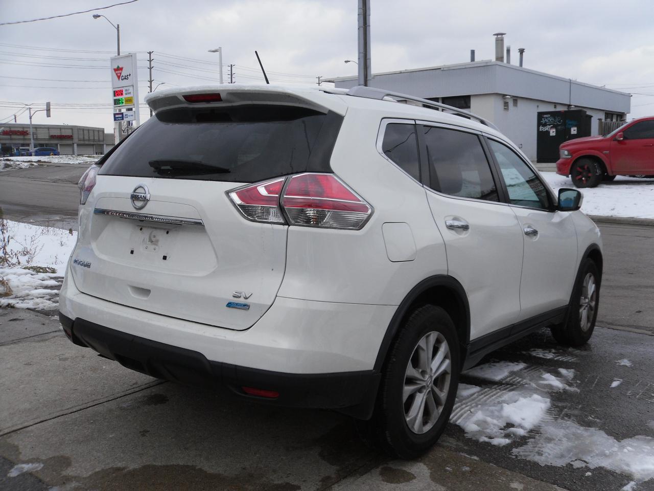 2014 Nissan Rogue SV - Photo #4