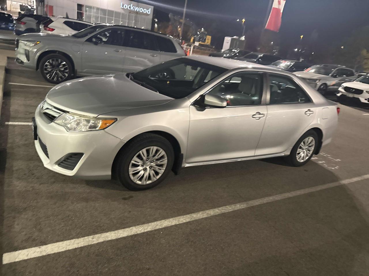 2013 Toyota Camry LE Photo2