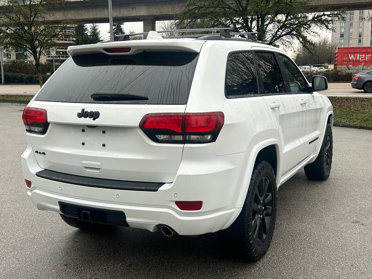 2020 Jeep Grand Cherokee Altitude - Photo #6