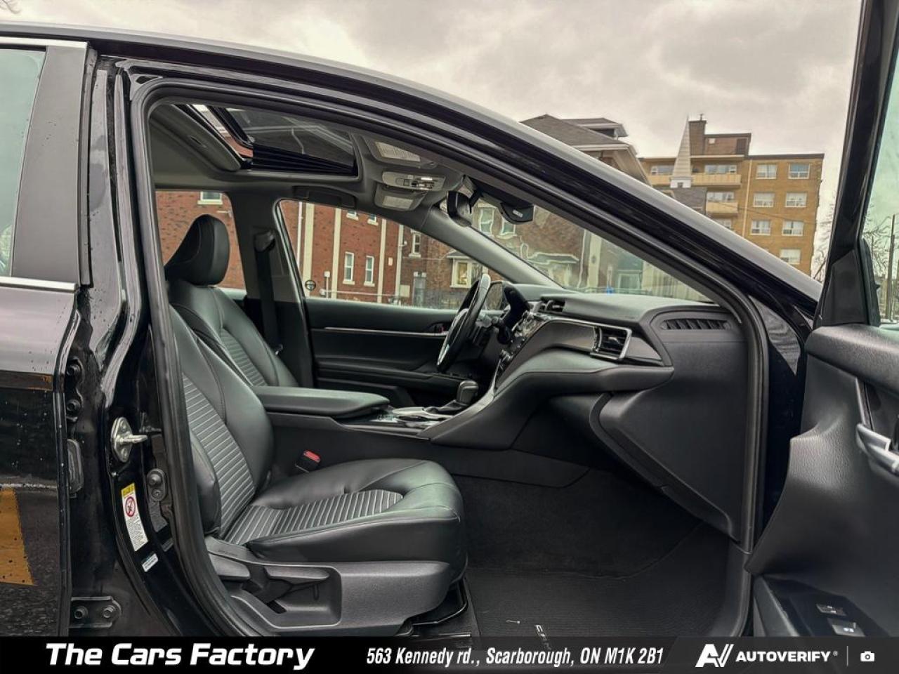 2019 Toyota Camry SE Only 81,114 km! Leather,Sunroof,Apple CarPlay! - Photo #22
