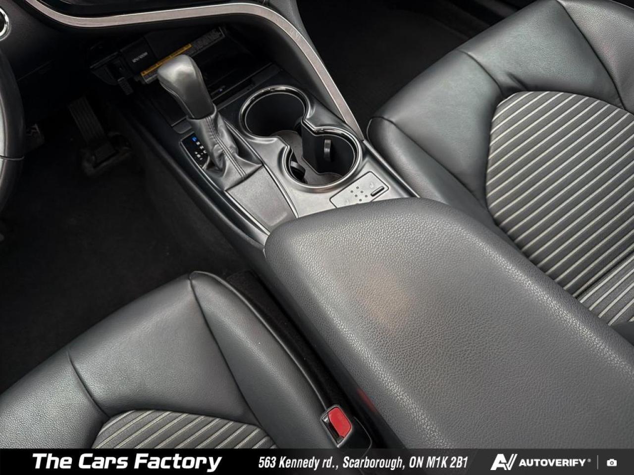 2019 Toyota Camry SE Only 81,114 km! Leather,Sunroof,Apple CarPlay! - Photo #16