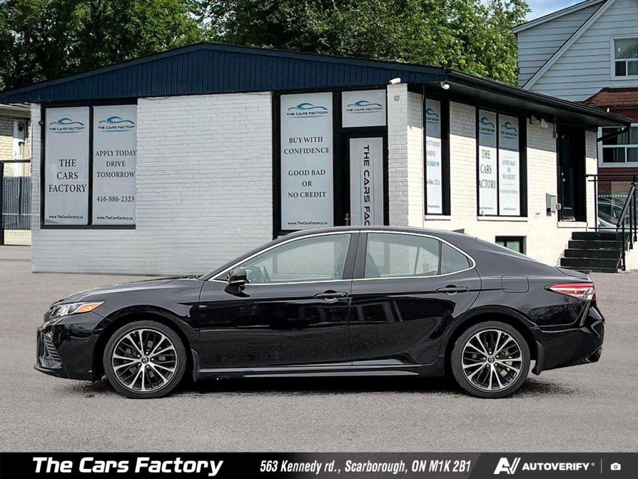 2019 Toyota Camry SE Only 81,114 km! Leather,Sunroof,Apple CarPlay! - Photo #3