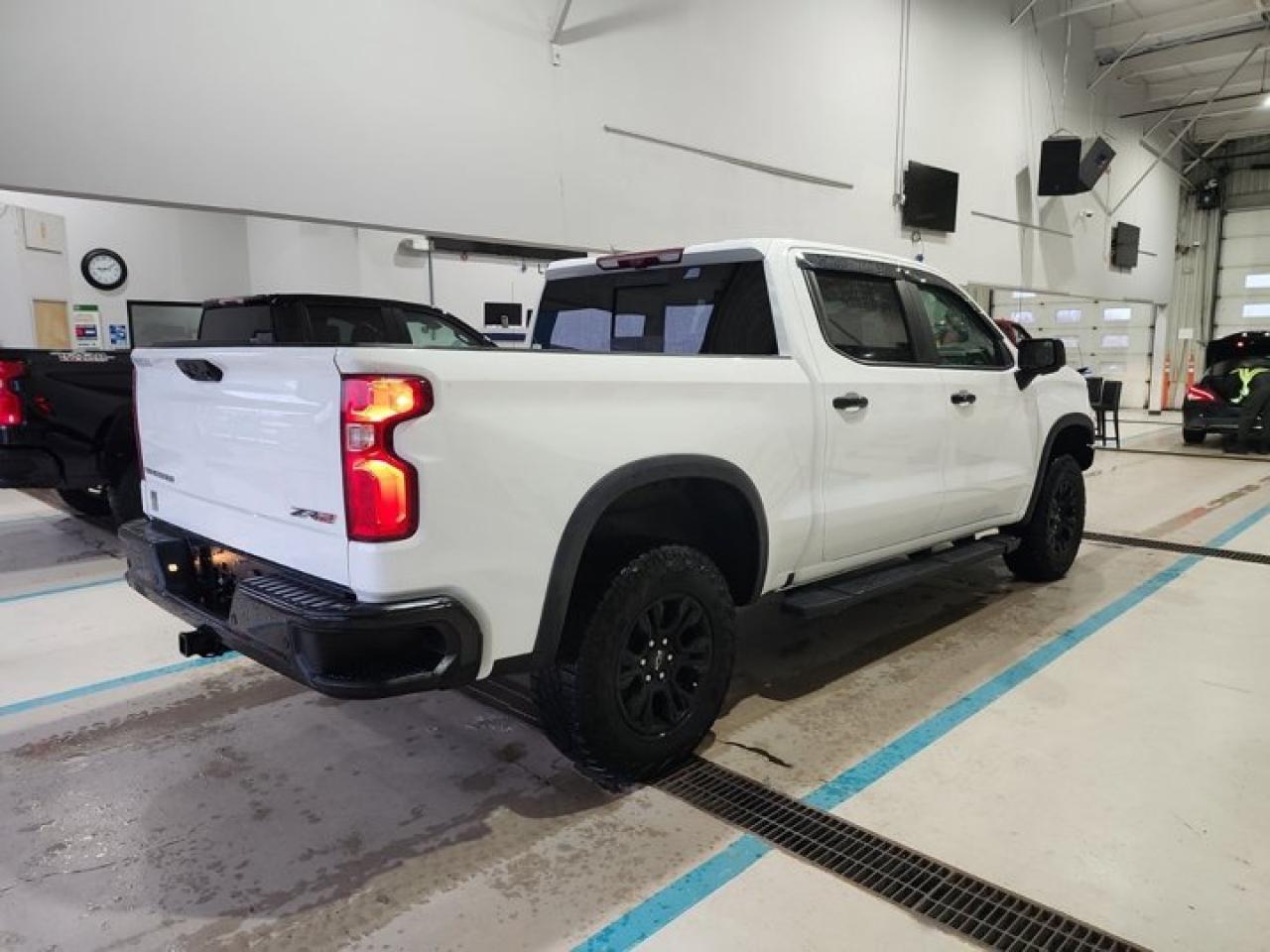 2023 Chevrolet Silverado 1500 ZR2 Crew | 6.2L | Leather | Sunroof | Nav | HUD | Adaptive Cruise | 360 Camera | Heated Wheel & More Photo4
