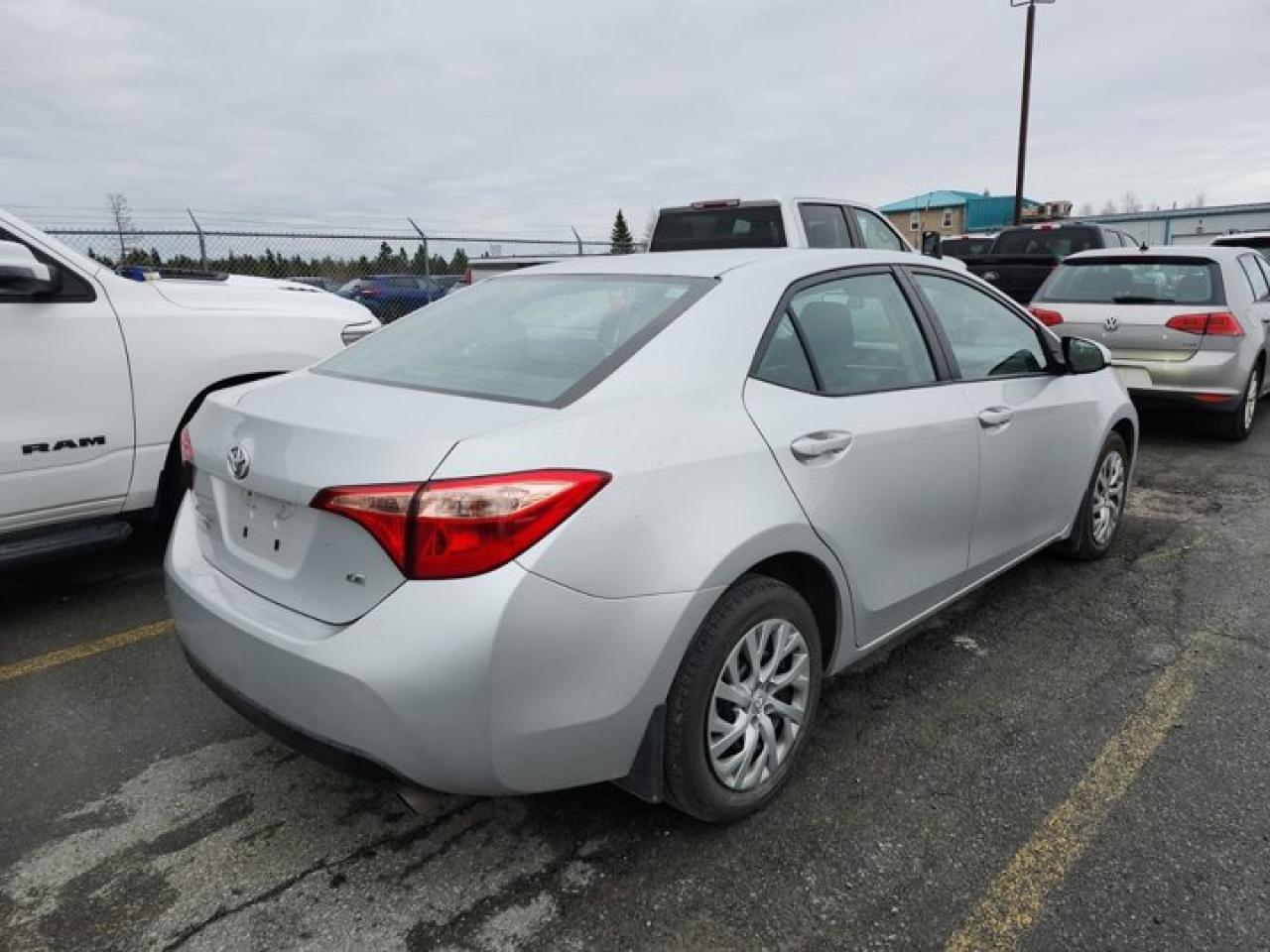 2019 Toyota Corolla LE | Radar Cruise | Heated Seats | Bluetooth | Rear Camera | and More ! Photo