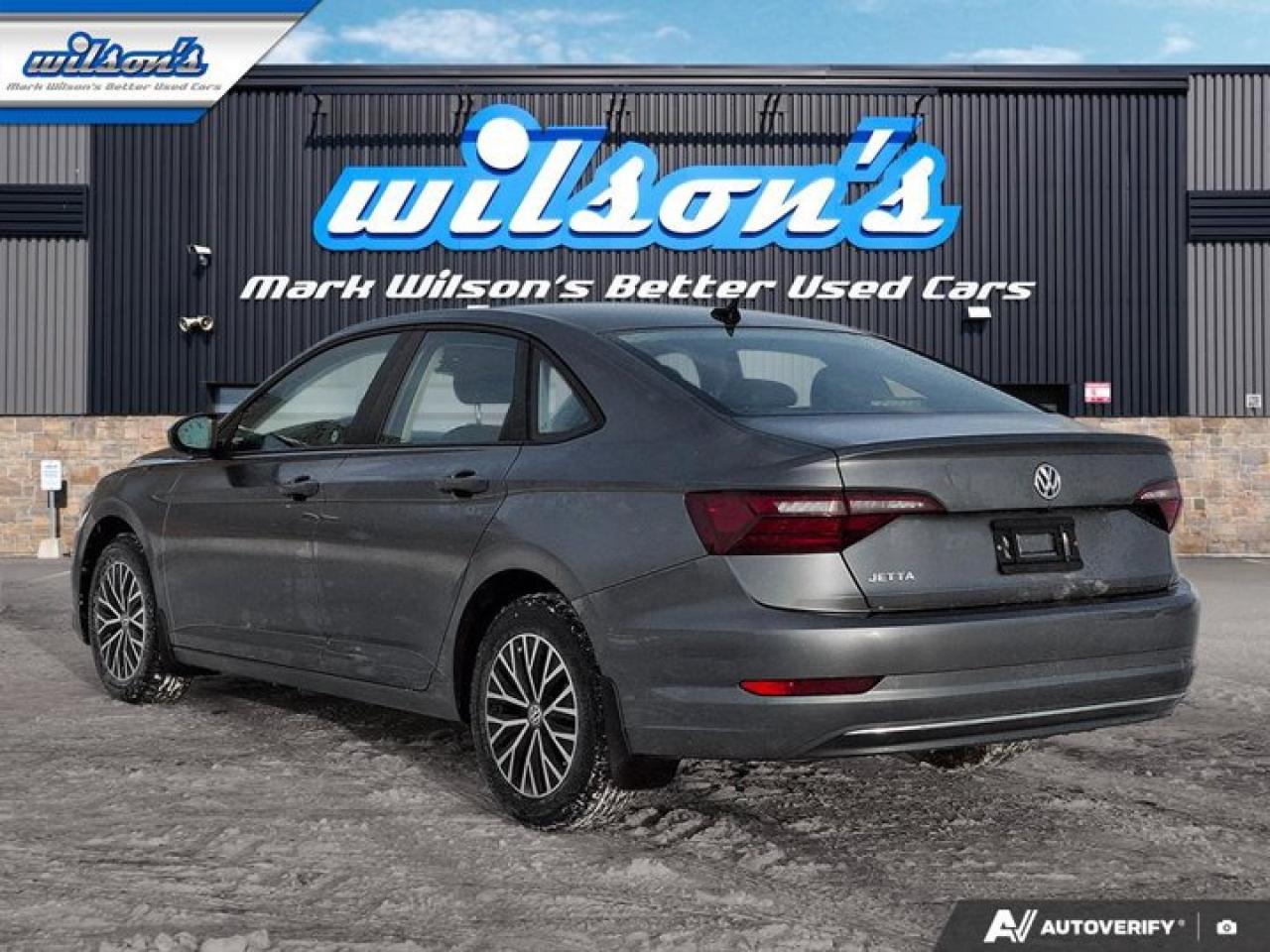 2020 Volkswagen Jetta Highline | Leather | Sunroof | Heated Seats | CarPlay + Android | Rear Camera | and More ! Photo