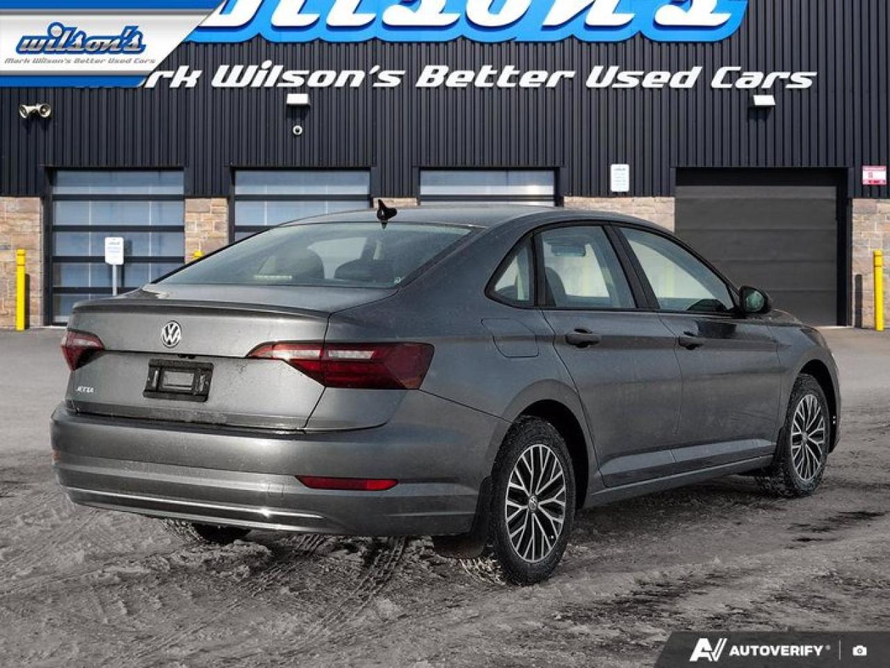 2020 Volkswagen Jetta Highline | Leather | Sunroof | Heated Seats | CarPlay + Android | Rear Camera | and More ! Photo