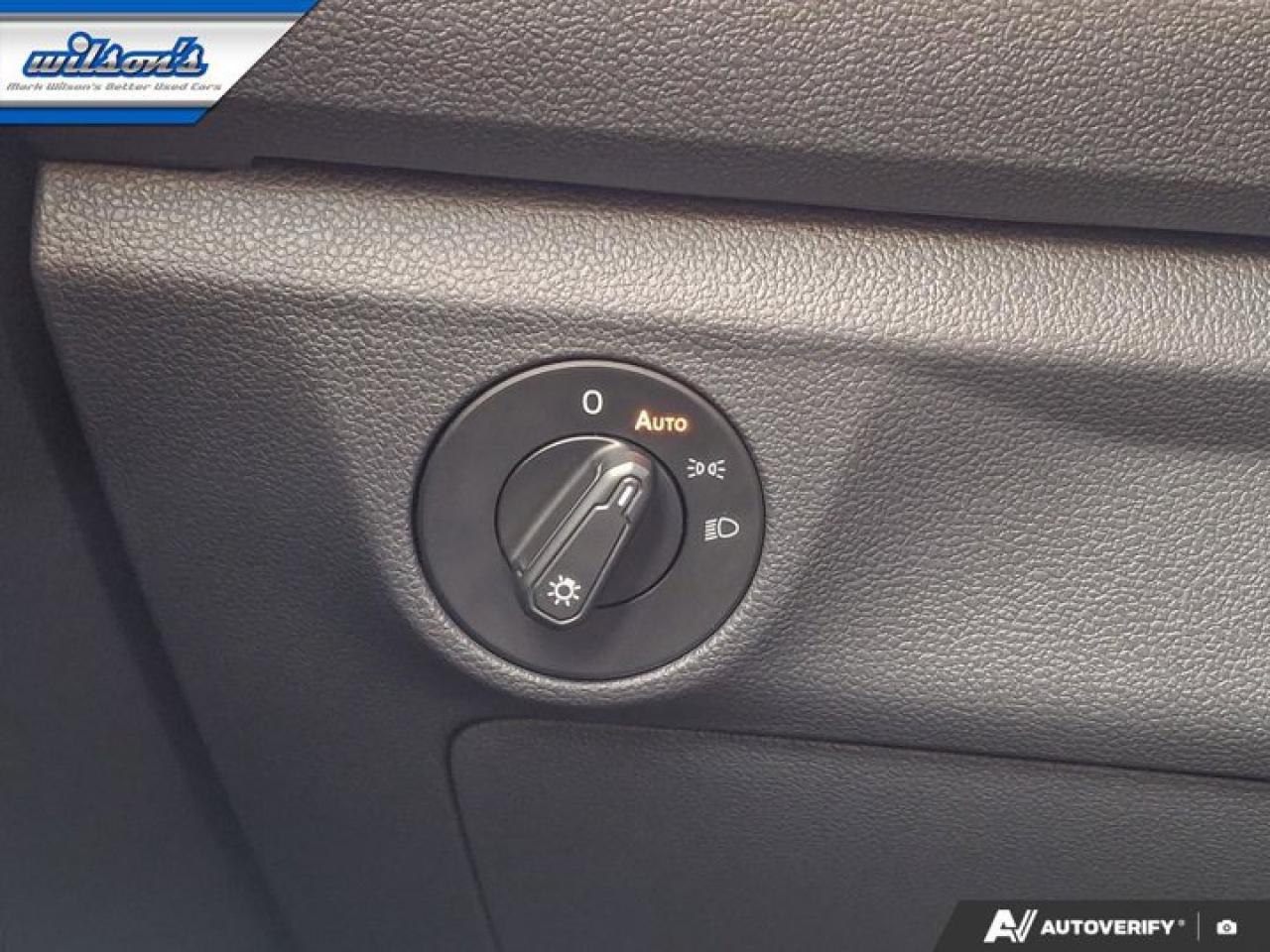 2020 Volkswagen Jetta Highline | Leather | Sunroof | Heated Seats | CarPlay + Android | Rear Camera | and More ! Photo