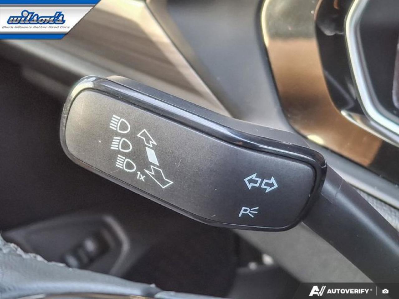 2020 Volkswagen Jetta Highline | Leather | Sunroof | Heated Seats | CarPlay + Android | Rear Camera | and More ! Photo