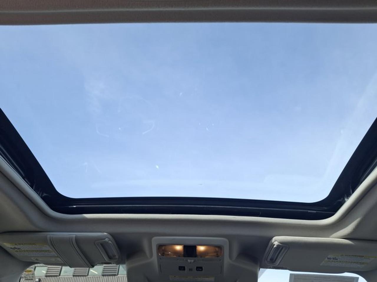 2017 Subaru Forester Limited w/Tech Pkg AWD | Leather | Sunroof | Nav | Heated Wheel + Seats | Adaptive Cruise & More ! Photo