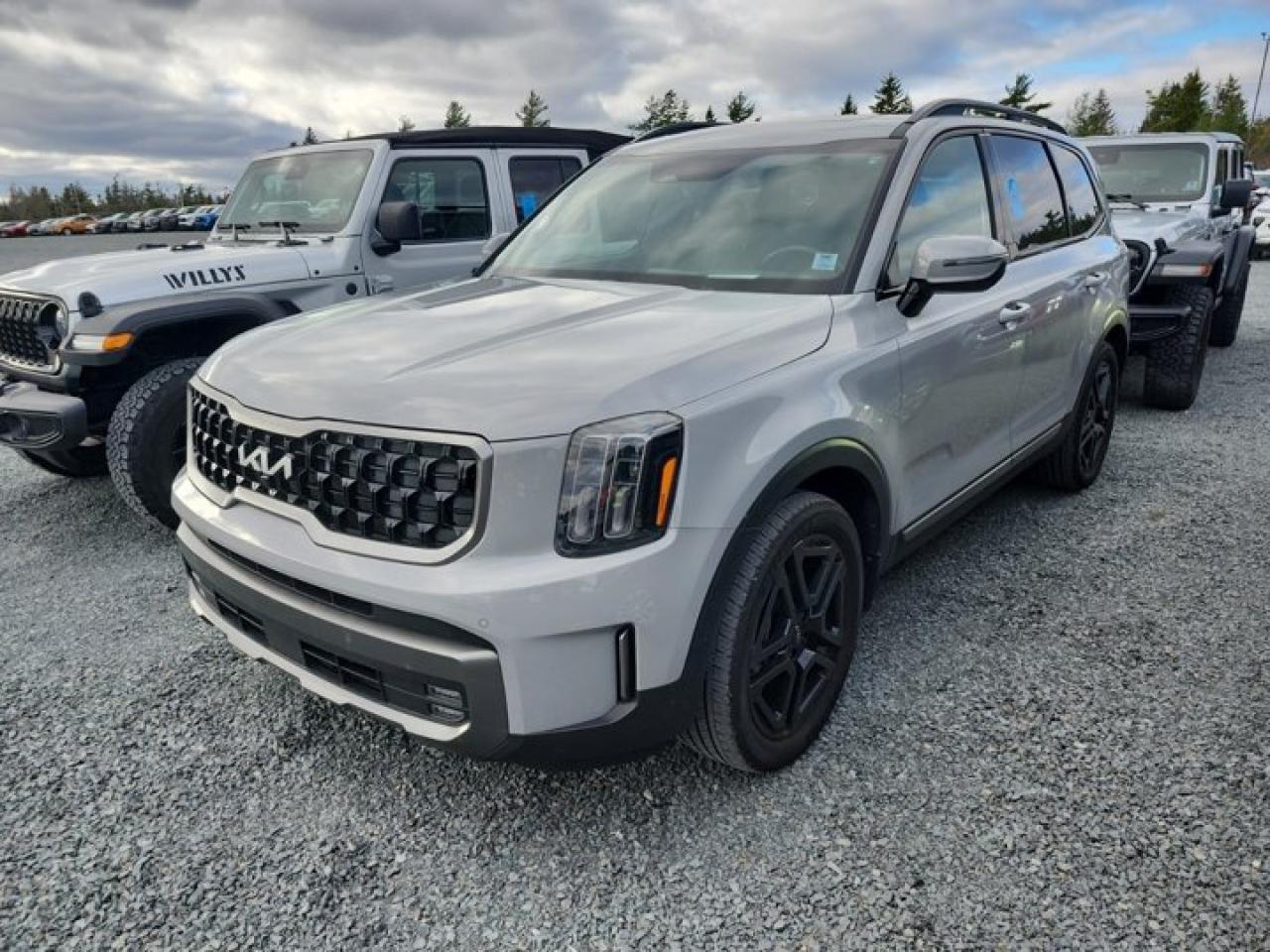 2023 Kia Telluride X-Line | Leather | HUD | Sunroof | Nav | Smart Cruise | 360 Camera | CarPlay + Android | and More ! Photo0