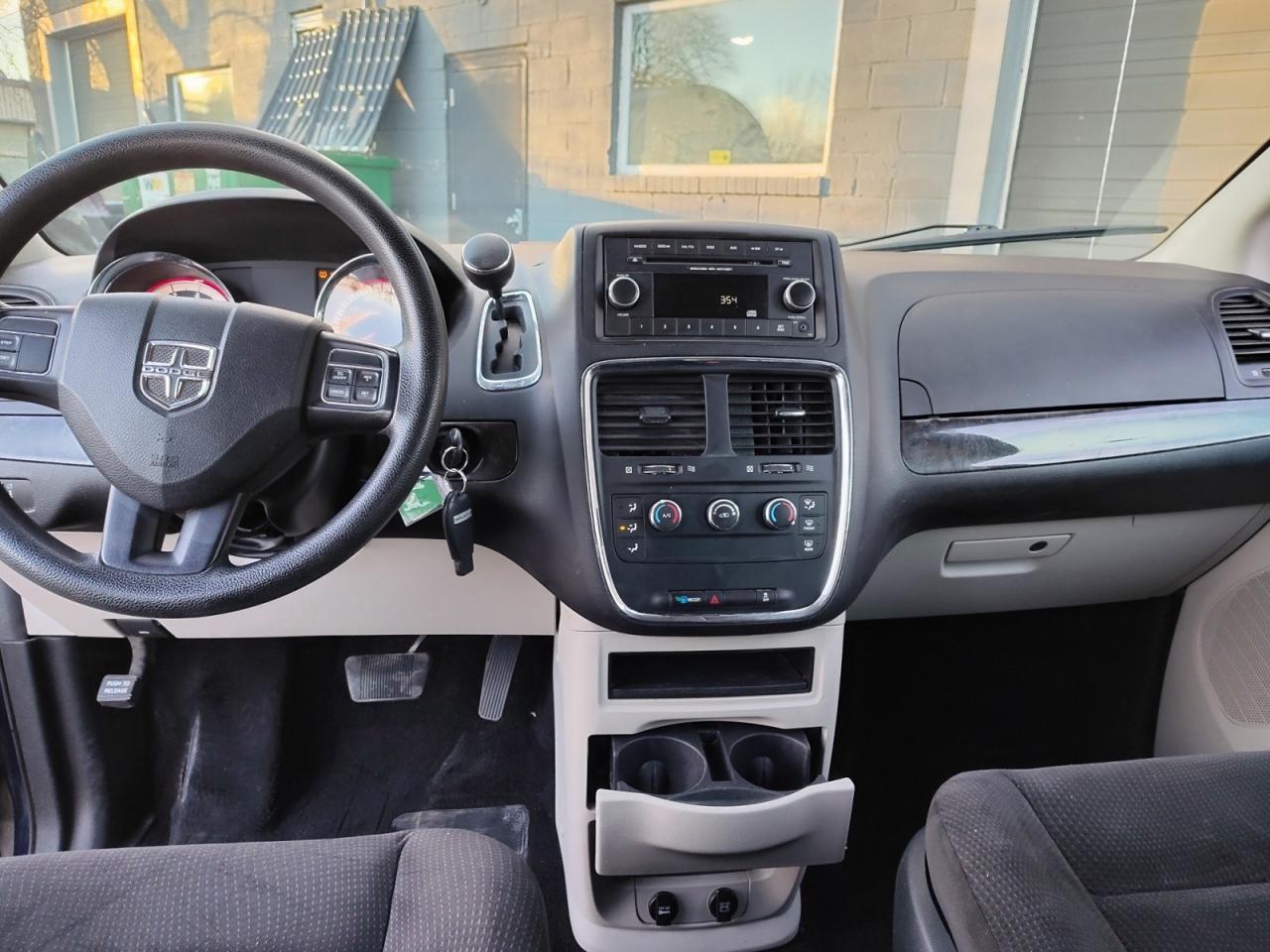 2017 Dodge Grand Caravan CANADA VALUE PACKAGE Photo4