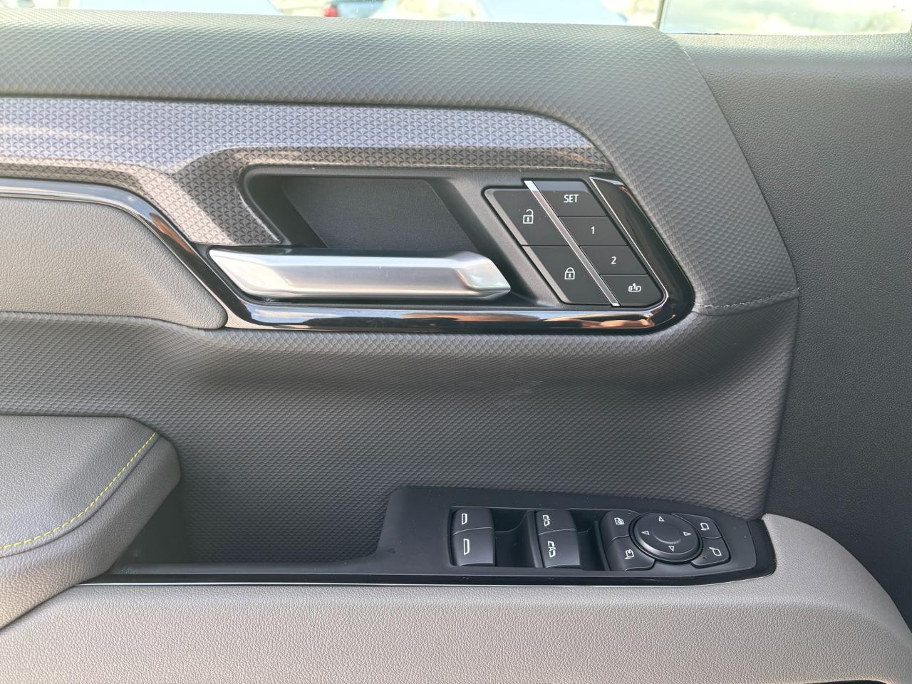 2026 Chevrolet Silverado 1500 2026 Chevrolet Silverado ZR2 Crew Cab 4WD Photo