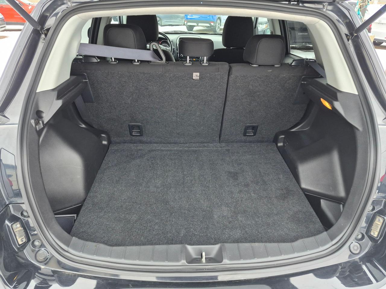 2021 Mitsubishi RVR SE AWD, Htd Seats, BU Cam, Blindspot Detection - Photo #8